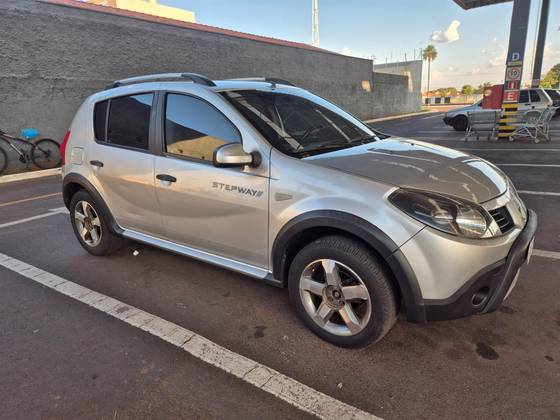 RENAULT SANDERO 1.6 STEPWAY 16V FLEX 4P MANUAL RENAULT SANDERO 1.6 STEPWAY 16V FLEX 4P MANUAL